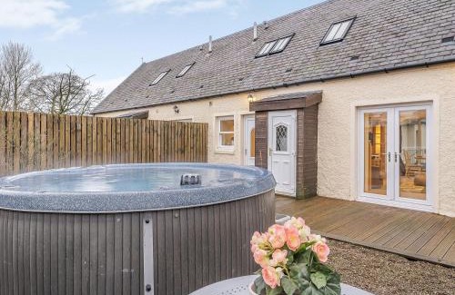 Lochwinnoch House | Little Arches - S4665