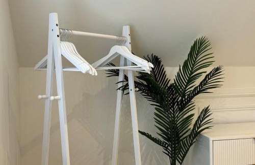 Lower Dicker Apartment | Little Cedars