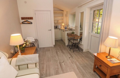 Cowbridge Cottage | Little Cloud