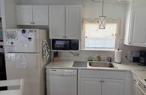 Garden City Cottage | Little cottage near the sea! In 2026, bookings include a golf cart!