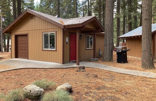 Peninsula Village Cabin | Little Dipper - Fall Couples Escape!