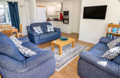 Carew Newton Cottage | LITTLE FREESTONE, family friendly, country holiday cottage in Carew