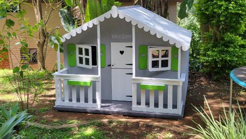 Waterfall House | Little Germany