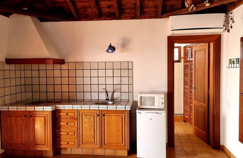 Los Sauces Cottage | Little house on the coast of San Andrés y Sauces, next to Charco Azul