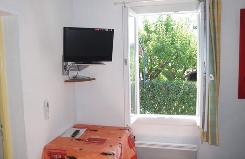 Le Revest-les-Eaux House | LITTLE HOUSE IN QUIET