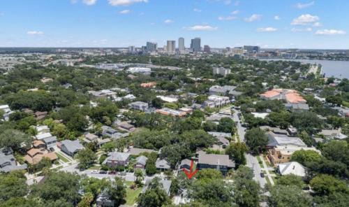 Historic Hyde Park North Apartment | Little Hyde Out - Updated Hyde Park 1st Floor Apartment