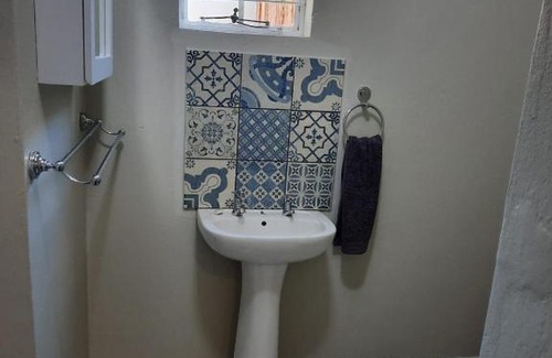 Komani House | Little Milner Cottage