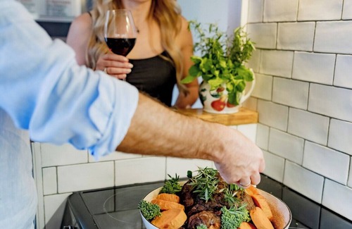 Wollongong CBD Cottage | Little Milton Heritage Cottage 5 minutes walk to Harbour,