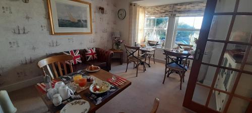 Malborough Bed & Breakfast | Little Orchard House