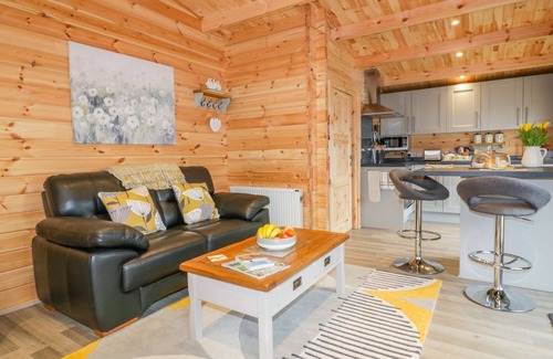 Truro Cottage | LITTLE ORCHARD LODGE, luxury holiday cottage in Goonhavern