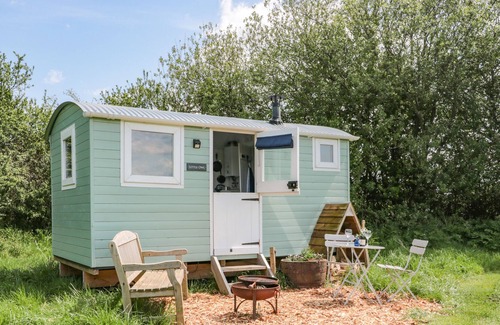 Blandford Forum Cottage | LITTLE OWL, romantic, character holiday cottage in Fontmell Magna