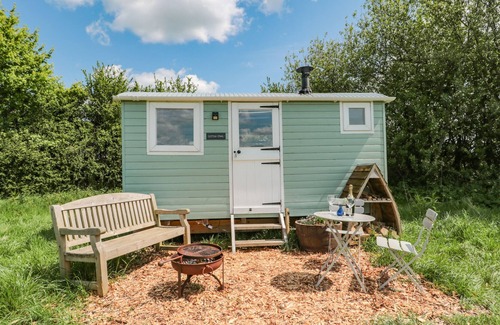 Blandford Forum Cottage | LITTLE OWL, romantic, character holiday cottage in Fontmell Magna