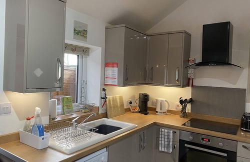 Tilney Fen End Cottage | Little Owls Nest - 2 Bed - Pet Friendly w Field