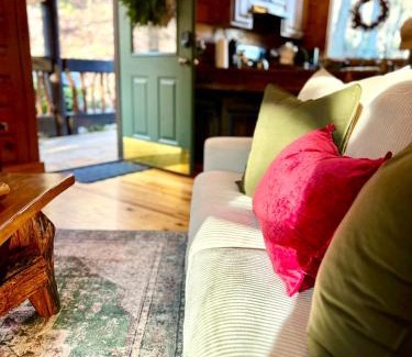 Wears Valley House | Little Pine Lodge a Smokies Hideaway - 1 mi to GSMNP - King Suite & Loft, Fireplace, Hot Tub & BEARS!