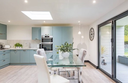 Maidstone Cottage | Little Seven Oaks is a one bedroom country retreat set in an ancient woodland.nn