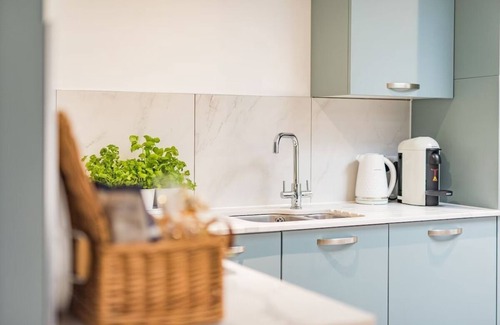 Maidstone Cottage | Little Seven Oaks is a one bedroom country retreat set in an ancient woodland.nn