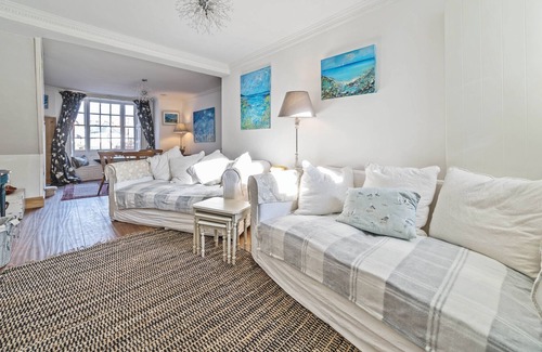 Lympstone Cottage | LITTLE UNDERHILL, pet friendly, luxury holiday cottage in Lympstone