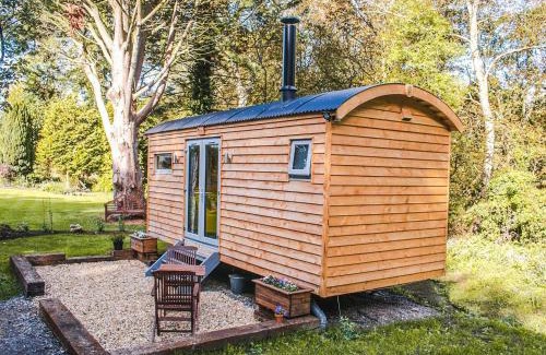 Devizes House | Little Willows