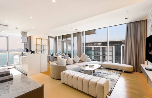 Dubai Apartment | Livbnb - Bluewaters 3BR + Maids, with Sea Views