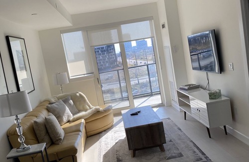 Oakville Condo | Live in Lux