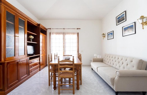 Abades Apartment | Live playa chica abades