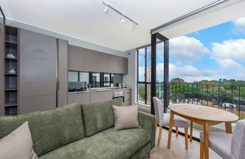 Greater Johannesburg Metropolitan Area Apartment | Live the Dream:Luxurious 1-Bedroom at One Rosebank