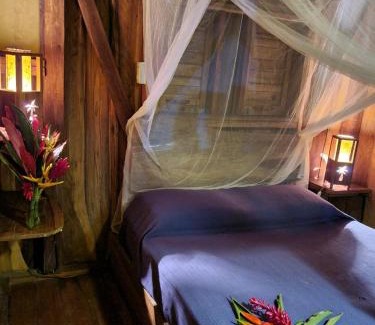 Isla Bastimentos House | Live the Jungle - Rustic Refuge