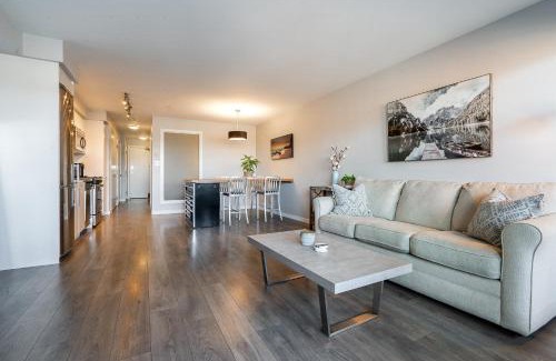 Downtown Victoria Apartment | Live the local life