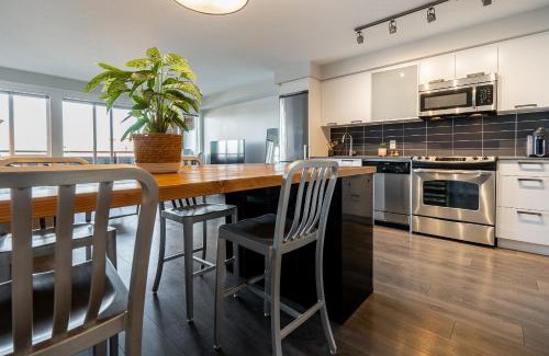 Downtown Victoria Apartment | Live the local life
