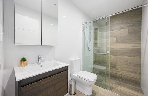 Liverpool Apartment | Liverpool 2Br City View with Free Parking