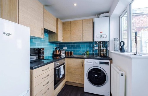 Liverpool House | Liverpool | Near City Centre | Free Parking
