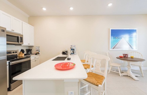 West Kissimmee Cottage | Livin' for the Weekend Cottage near Disney with Margaritaville Resort & Island.