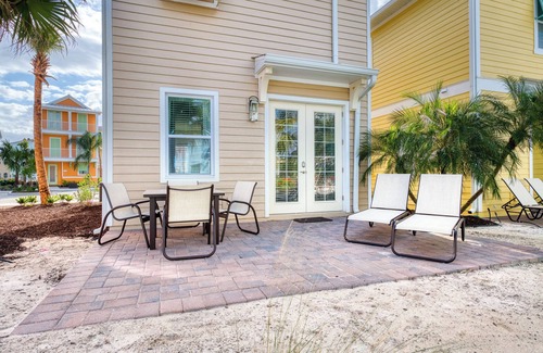 West Kissimmee Cottage | Livin' for the Weekend Cottage near Disney with Margaritaville Resort & Island.