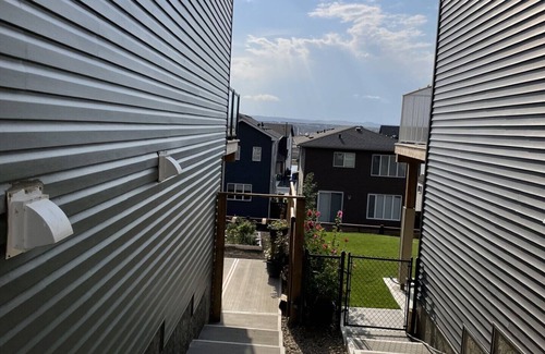 Calgary House | Livingston Two Bedrooms Suite