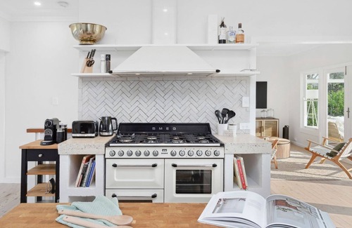 Avalon Beach House | Livistona - seaside sanctuary nestled in Avalon Beach