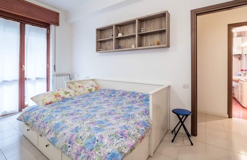 Crescenzago Apartment | Lizzy apartment Crescenzago