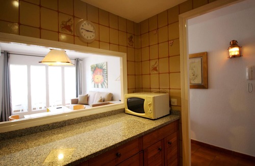 Port de la Selva Apartment | LLANÇÀ 8 LATERAL - Apartamento con vistas al mar, parking y Wifi.