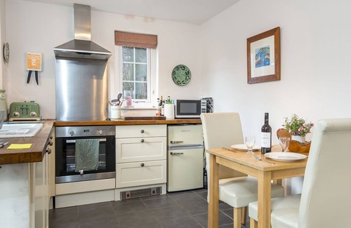 Narberth Cottage | Llanmill Cottage, holiday home Llanmill, Nr Narberth, Sleeps 2, 1 bedrooms, bathrooms