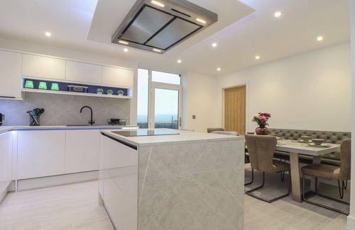 Mullion Cottage | LLAWNROC, pet friendly, with pool in Mullion