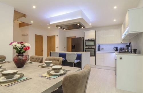 Mullion Cottage | LLAWNROC, pet friendly, with pool in Mullion