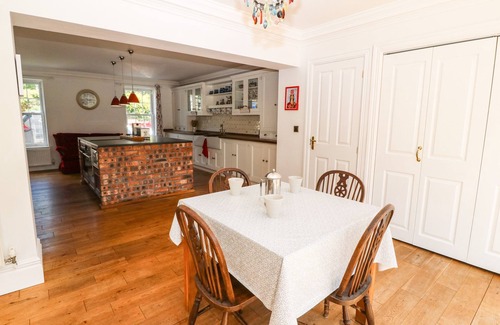 Amlwch House | LLECHOG, family friendly, with open fire in Cemaes Bay