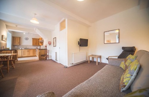 Newport Hotel | Llwyngwair Manor