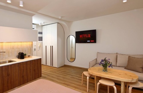 Nea Moudania House | Local Suites 4 - Nea Moudania