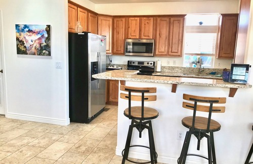 Page House | 🏜️Local VIEW~🐶Pet Friendly-🚤BOAT Parking~Better than a suite-have a house!