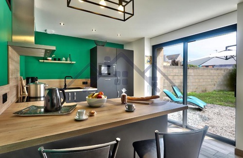 Guilvinec House | LocaLise - M3C - La petite Bigoudène - Maison entièrement rénovée en duplex avec jardin - Tout à pied, plage, port, centre, commerces - Wifi inclus - Draps inclus - Animaux bienvenus