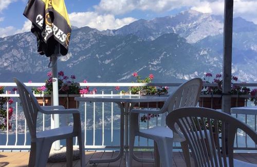 Civenna Hotel | LOCANDA MIRABEAU