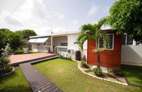 Sainte-Anne House | Locastudio - Pomme Kanel