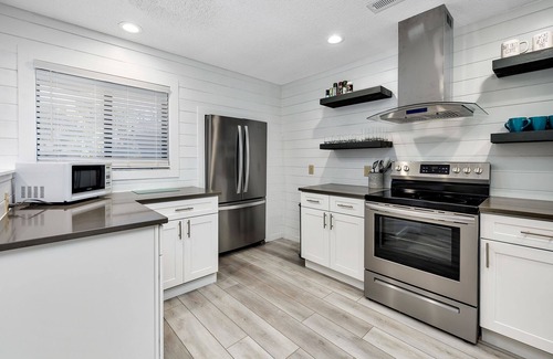 St. Simons Island Condo | Located in Sea Palms West. Convenient to all the island has to offer.