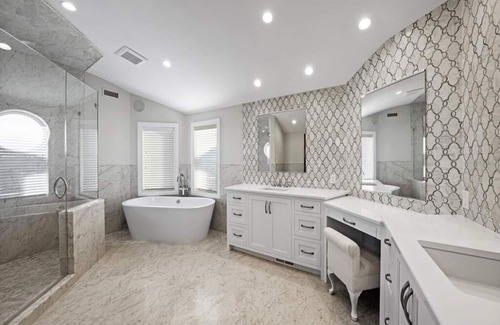 Avalon House | Located in the beautiful south end of Avalon