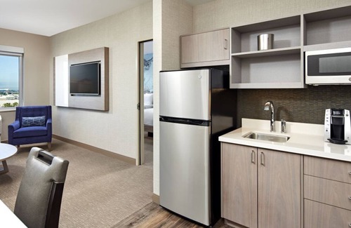 Anaheim Resort Resort | Located In The Heart of Anaheim! 4 Spacious Units, Pools!